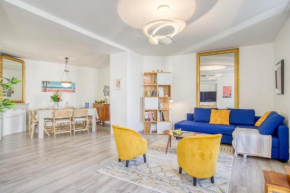 Sublime, modern, balconies, a/c, refurbished